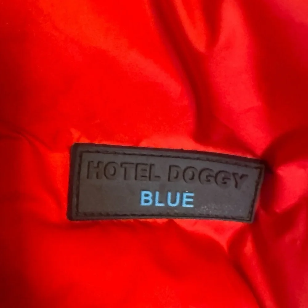 HOTEL DOGGY BLUE Perfect Puffer red dog jacket parka coat Velcro closure cozy